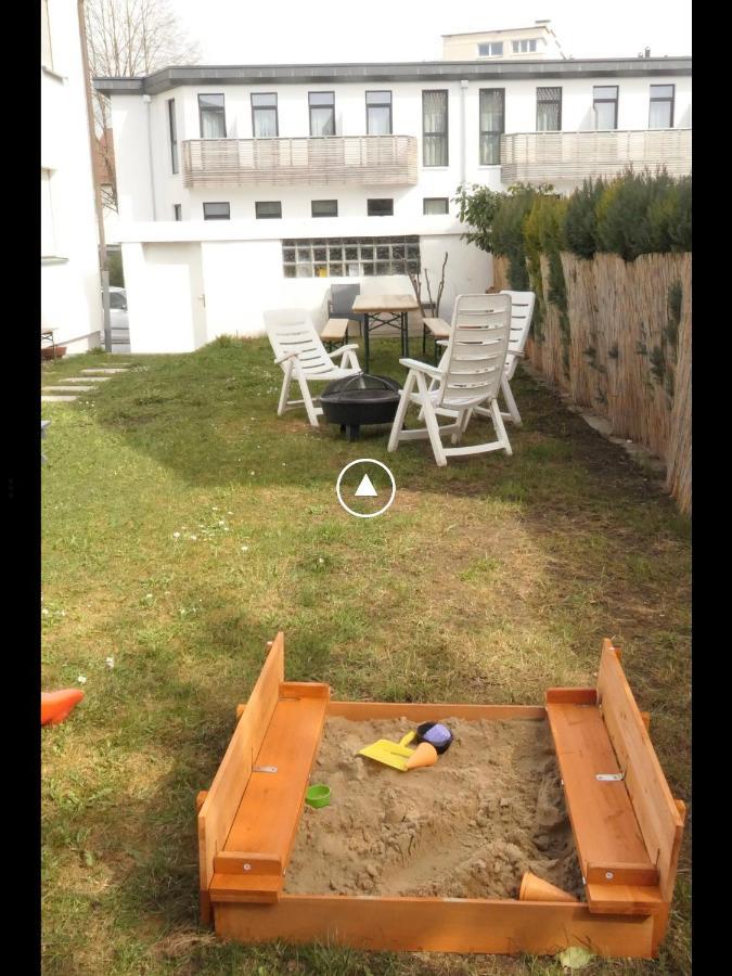 Bodensee Garten Retreat: Spacious Family Apartment with Private Garden Friedrichshafen Exterior photo